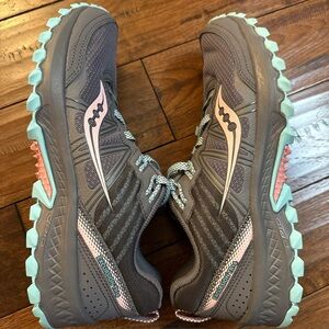 Saucony Excursion TR14 Sneakers Womens 10.5 Gray Pink Trail Running Shoes
